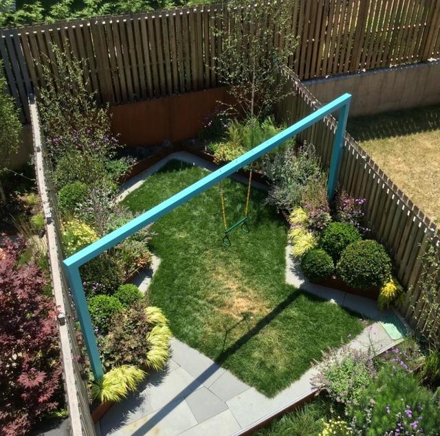 庭院設計:以不規則草坪為主題的長條形別墅洋房花園,很美很實用